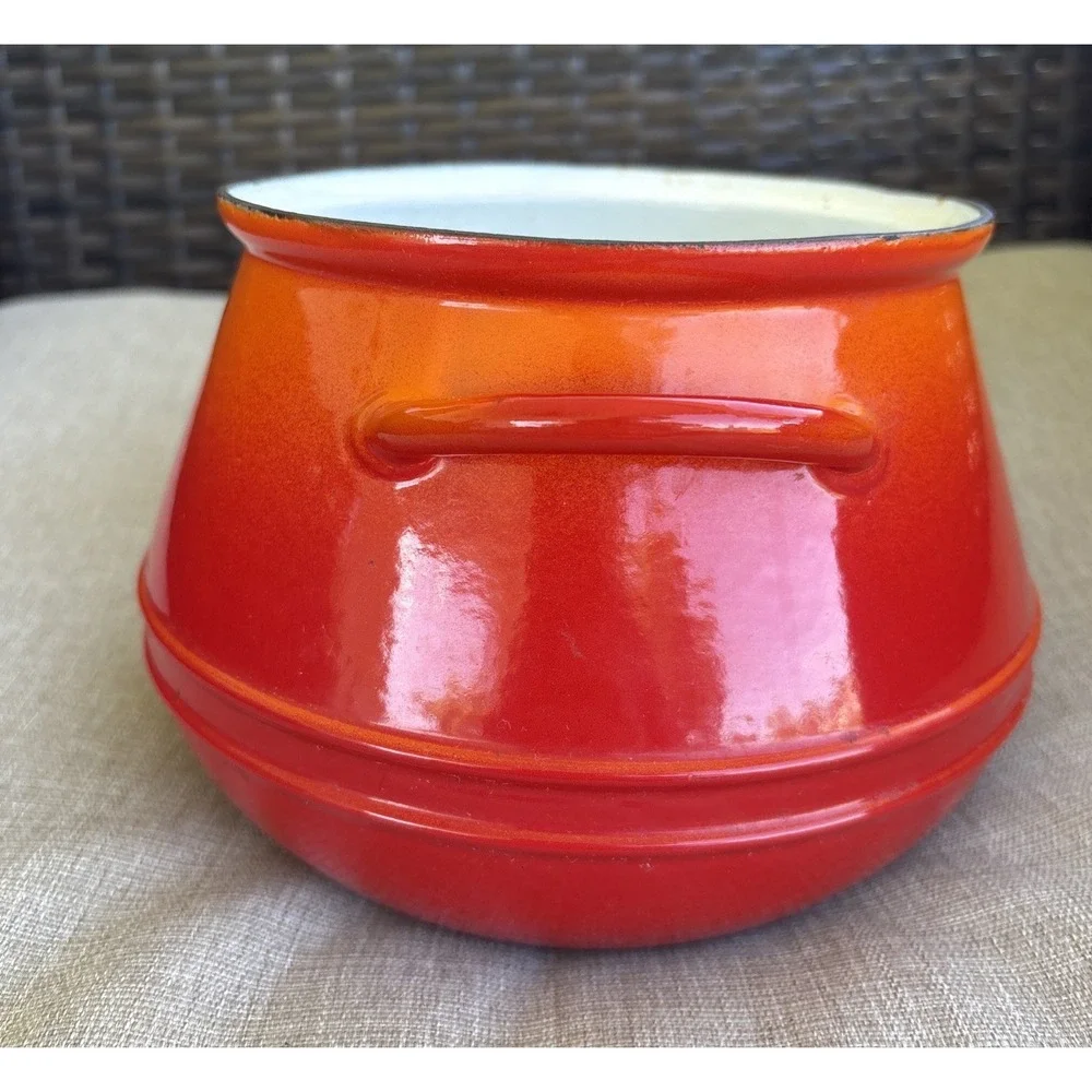 Vintage  Descoware Made In Belgium Flame Red Pot Cast Iron Enamel NO Lid 3qt